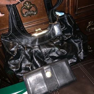 Coach purse and wallet black great shape